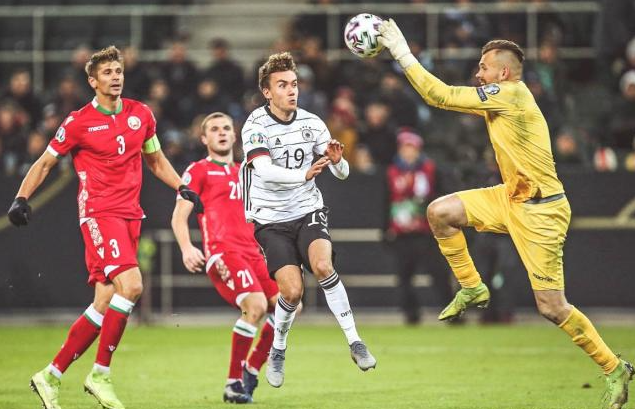 德国国家队在欧洲杯的历届成绩：荣耀与挑战并存