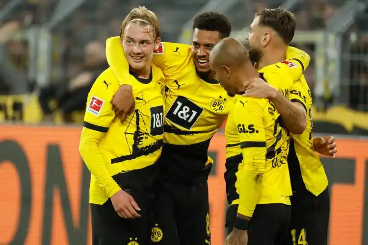 黄黑风暴：多特蒙德欧冠赛场的青春突围战