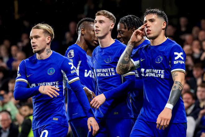 切尔西:<a href='/news/tag/1163039' style='color: blue;'>欧冠赛场的蓝色风暴</a>